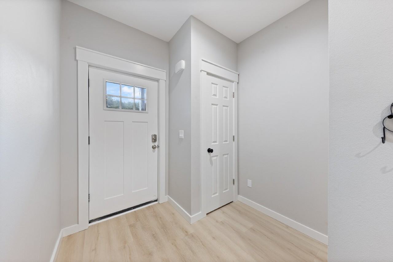 427 Se Inlet Ave - Photo 3 of 50