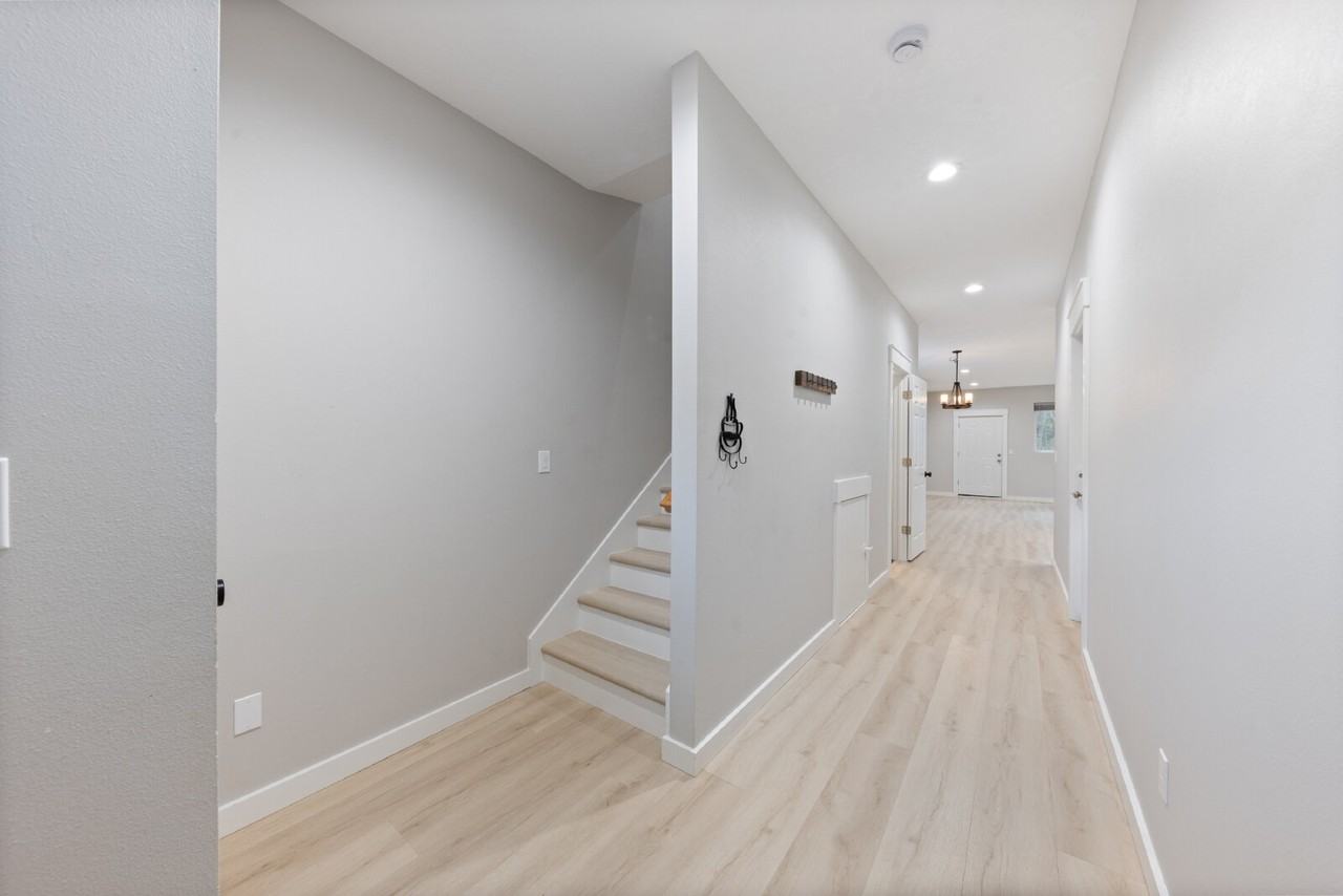 427 Se Inlet Ave - Photo 4 of 50