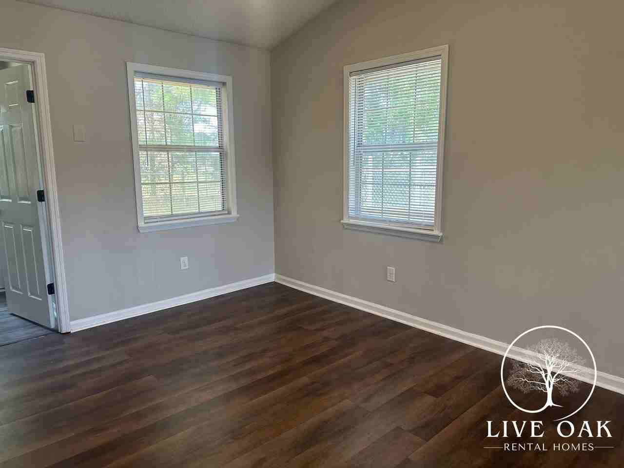997 Ridgeland Dr - Photo 4 of 13