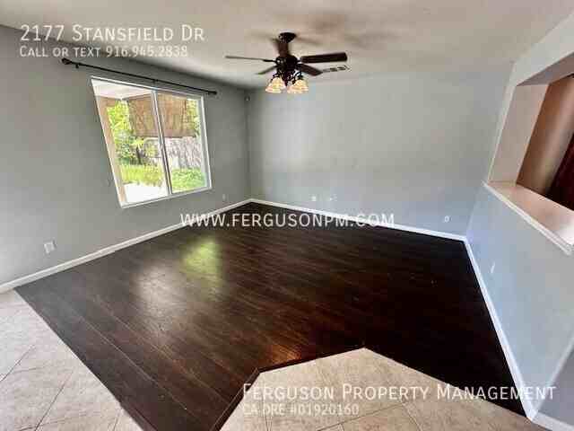 2177 Stansfield Dr - Photo 4 of 20