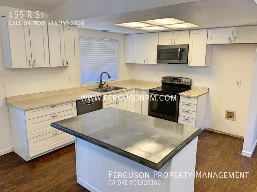 455 R St - Photo 2 of 10