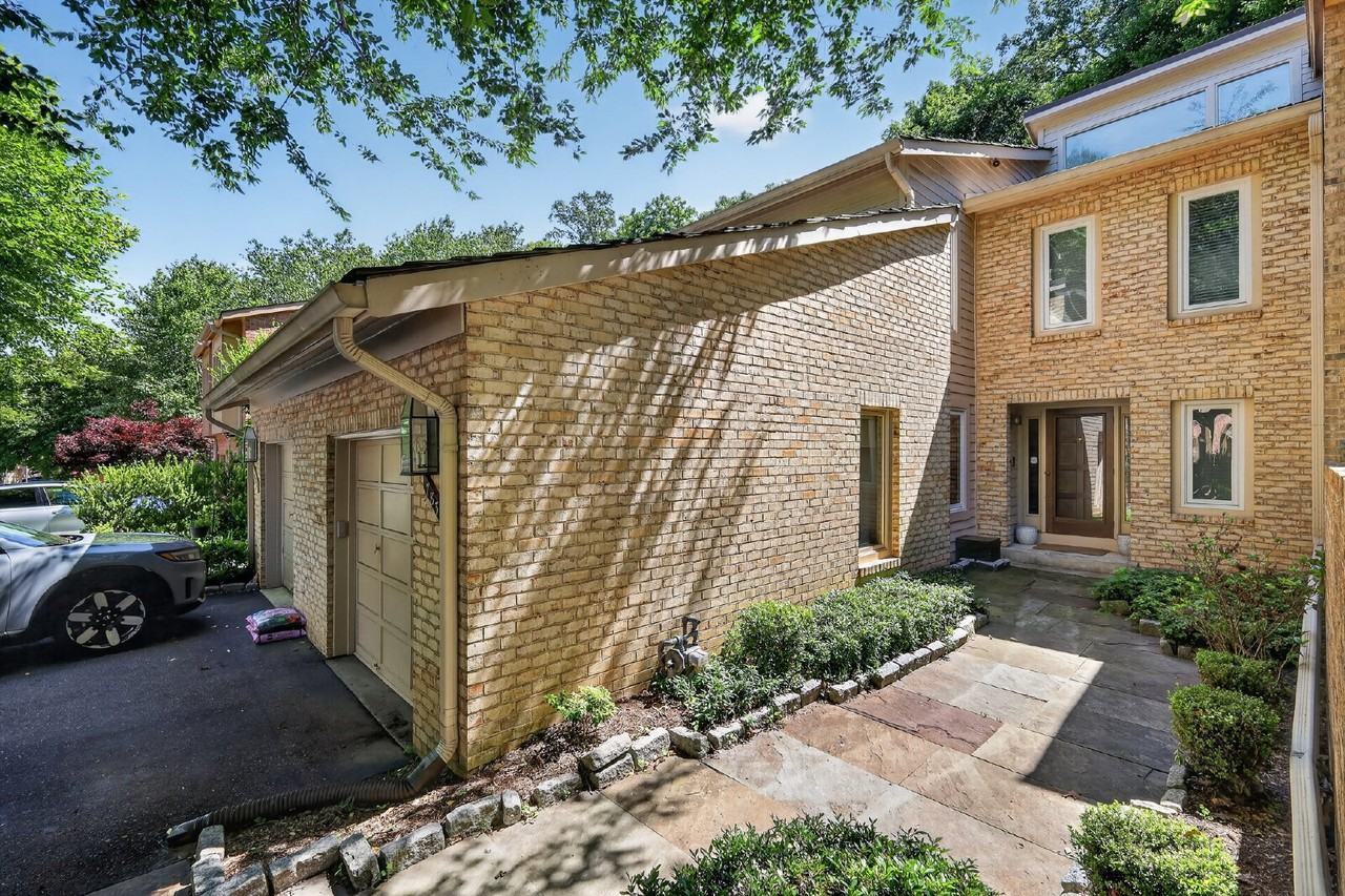 7830 Whiterim Ter - Photo 2 of 31