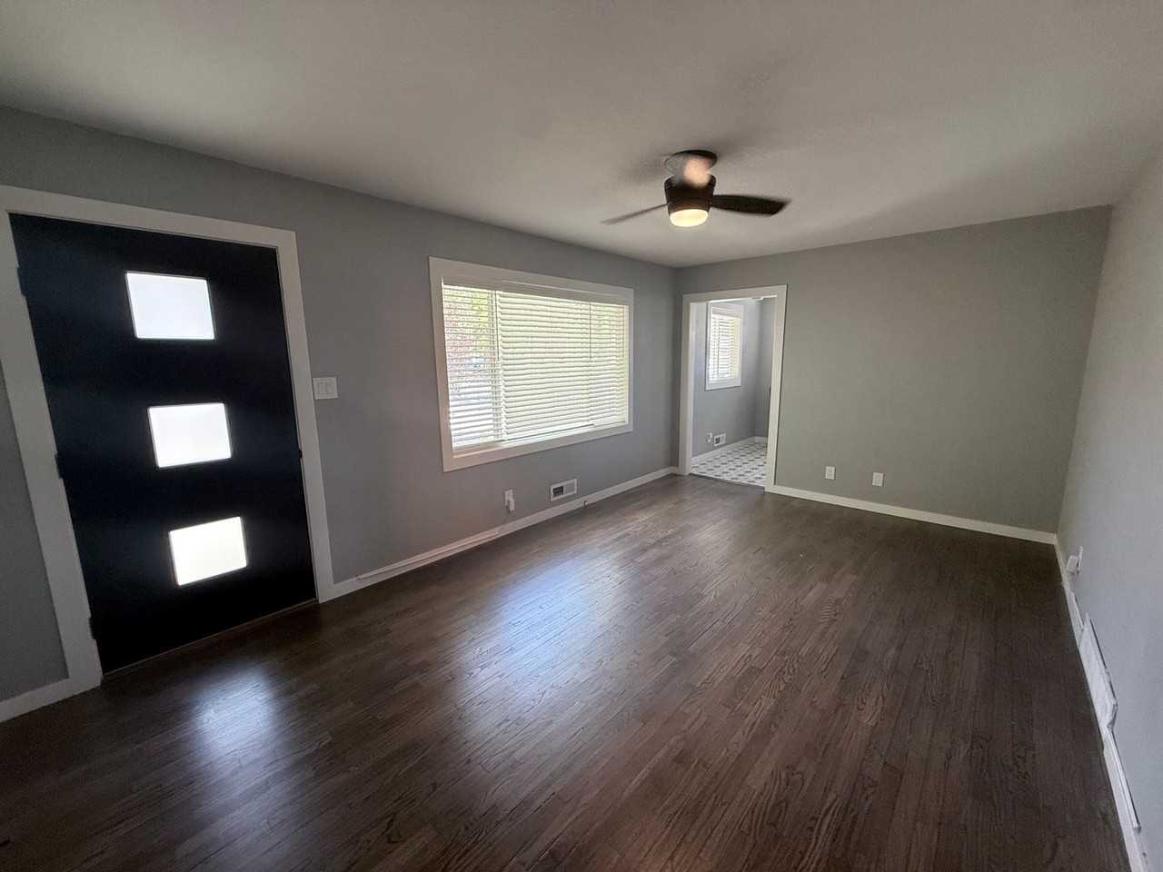 1141 E Madison St - Photo 3 of 21