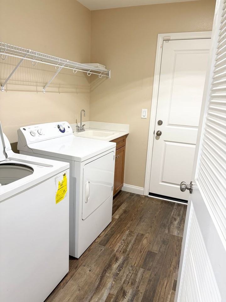 1029 N Citrus Ave - Photo 7 of 24