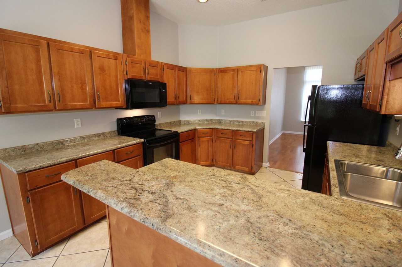 150 Lake Manor Dr - Photo 7 of 18