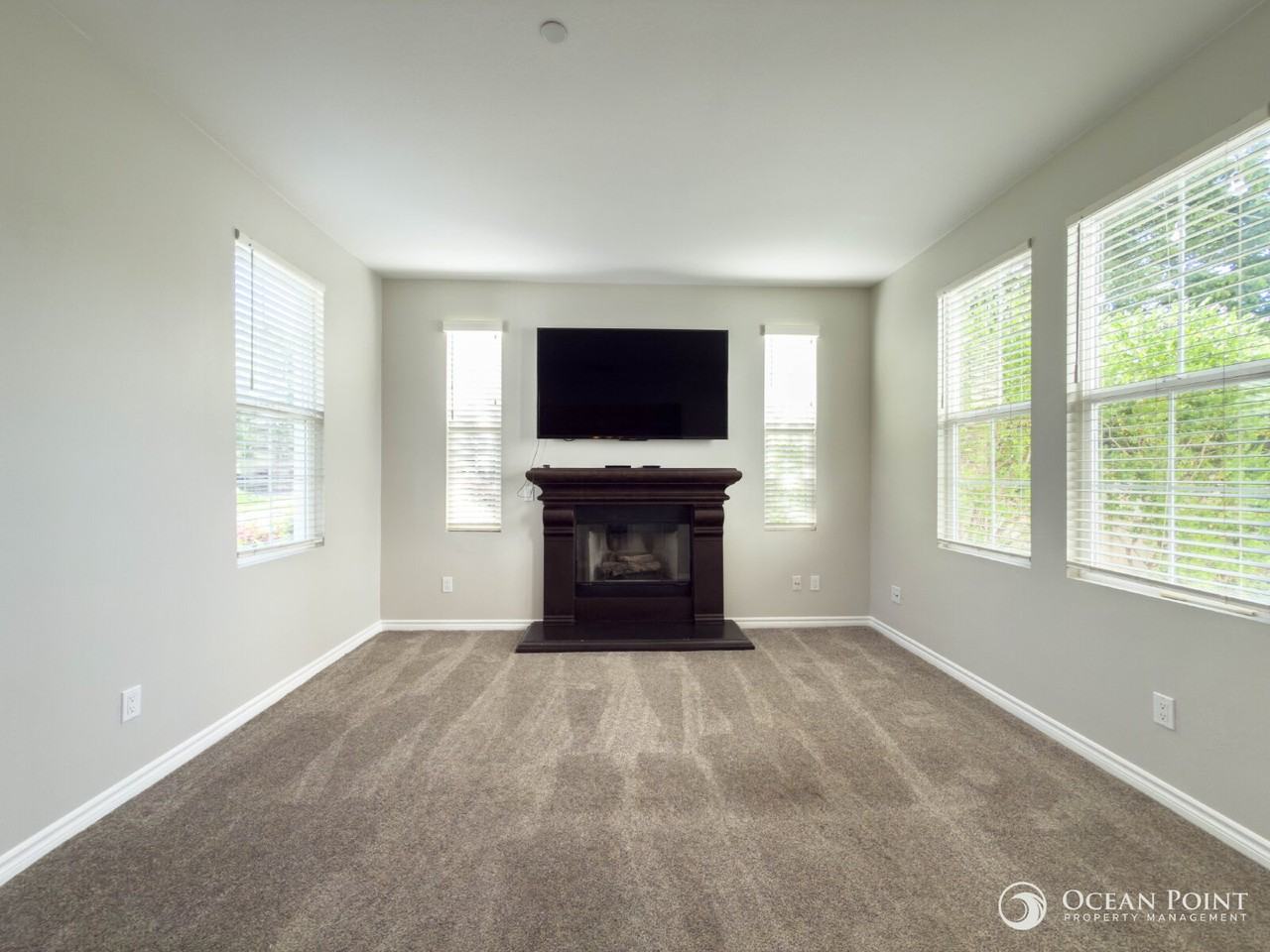 8174 Quartz St - Photo 3 of 24