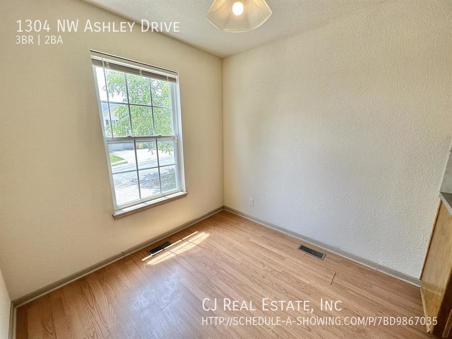 1304 Nw Ashley Dr - Photo 4 of 11