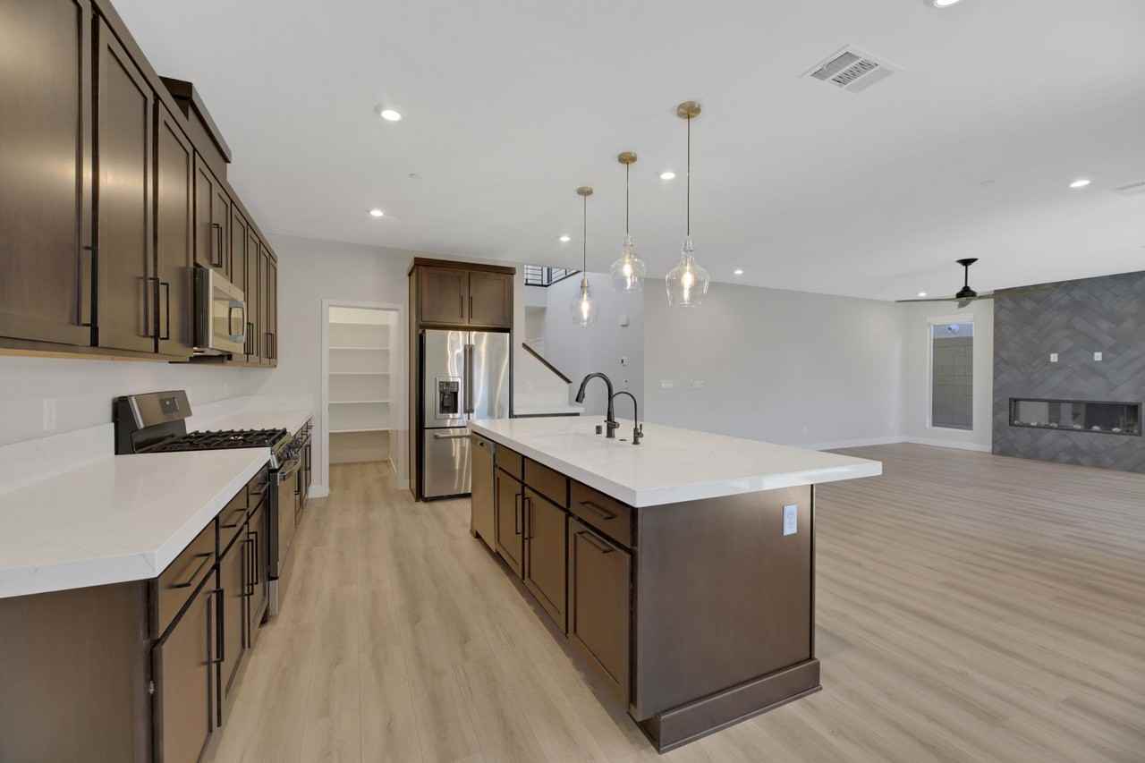 2611 Chance Canyon St - Photo 7 of 39