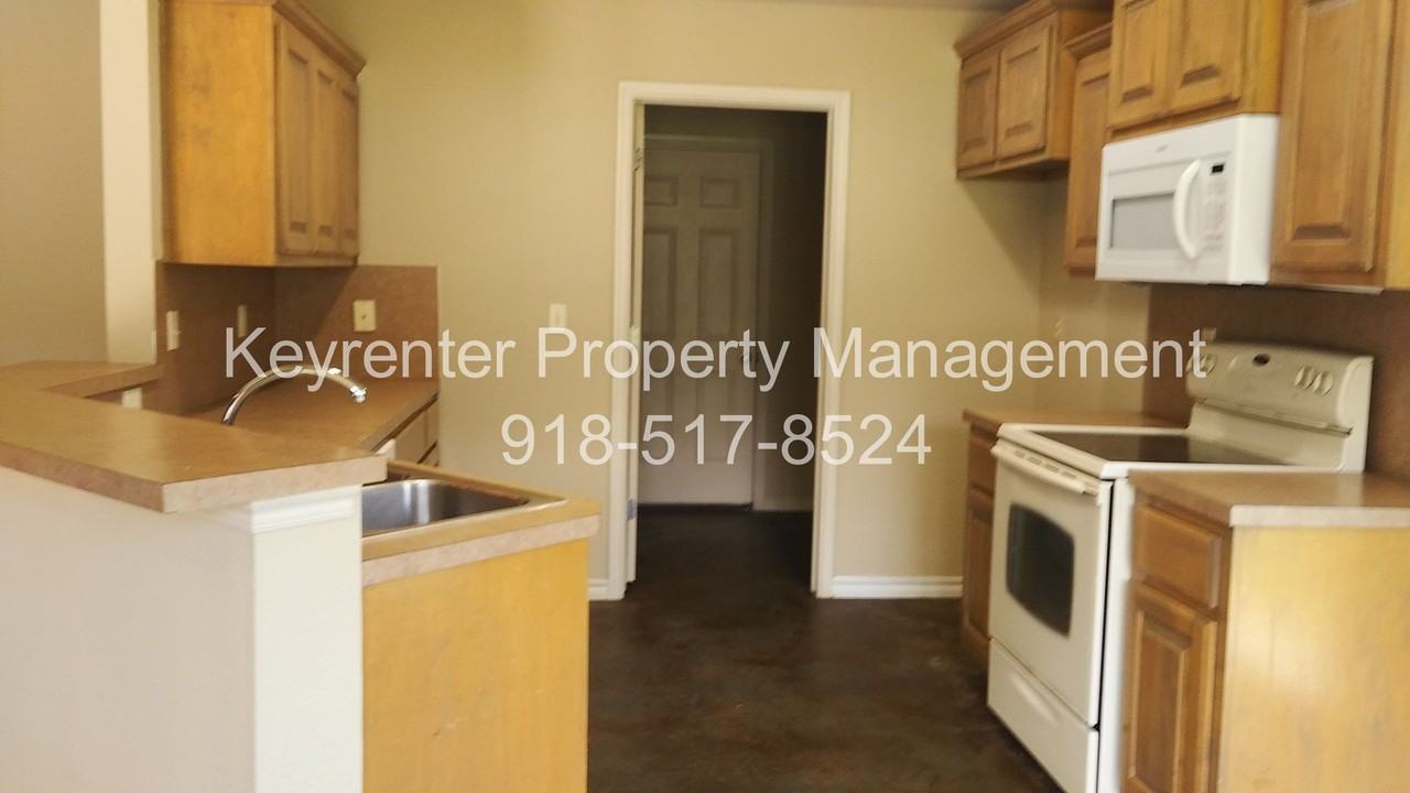 25620 Briar Dr - Photo 5 of 18