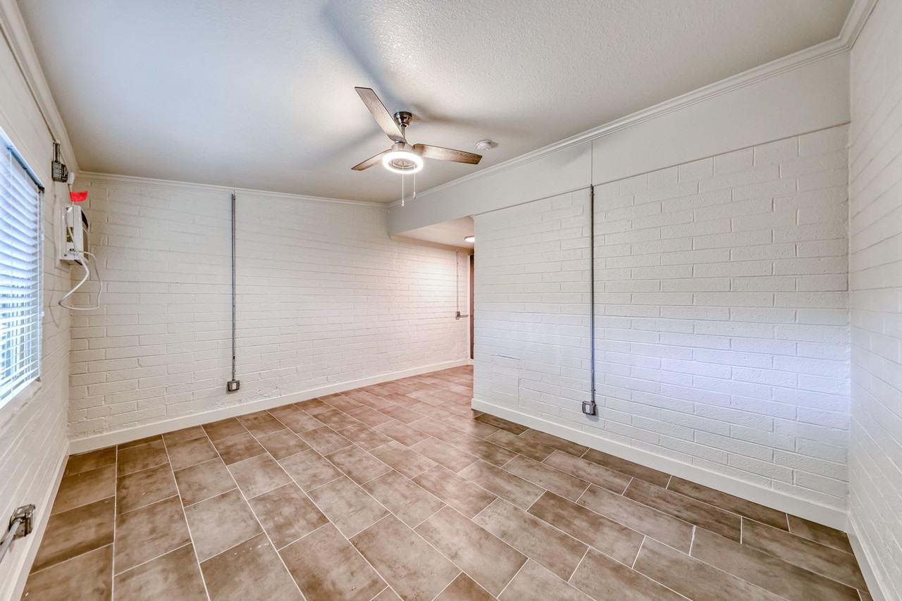 310 S Maryland Pkwy - Photo 4 of 12