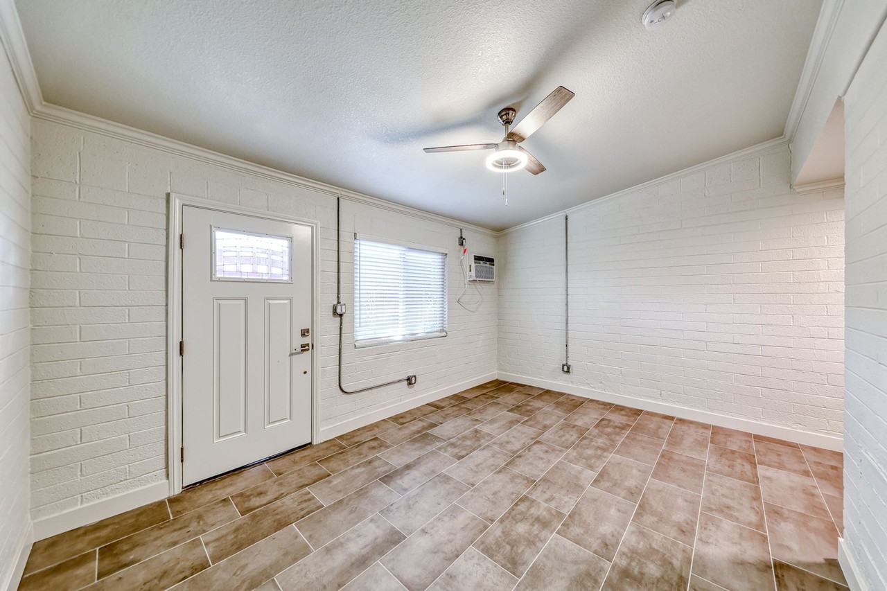 310 S Maryland Pkwy - Photo 5 of 12