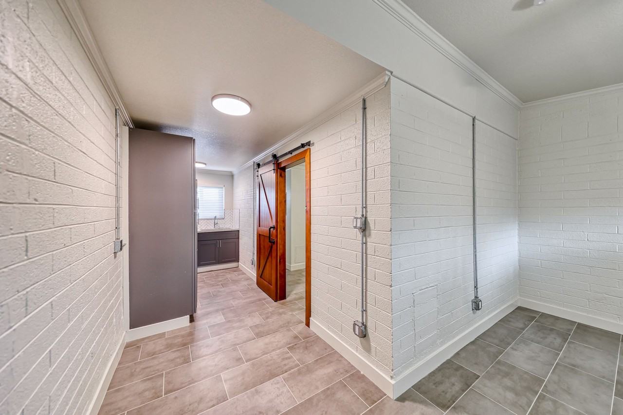 310 S Maryland Pkwy - Photo 6 of 12