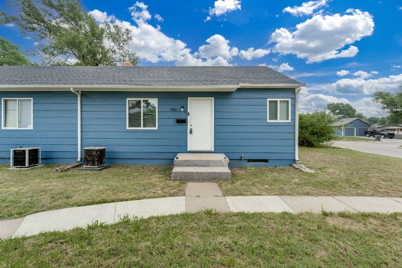 4910 E Gilbert St - Photo 2 of 8