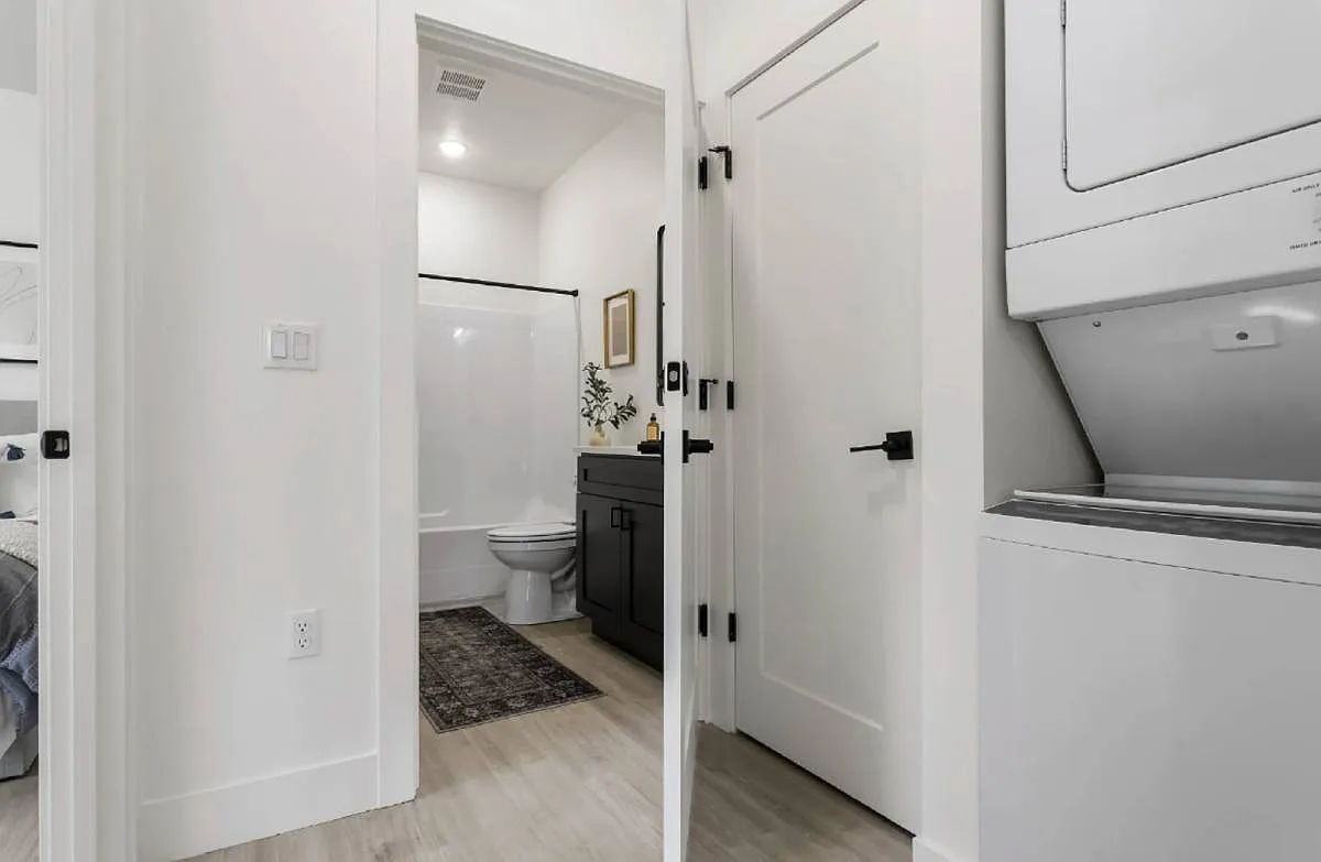 9050 Ne Hoyt St #9 - Photo 3 of 8