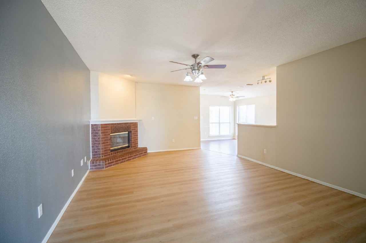 6221 18th St - Photo 2 of 10