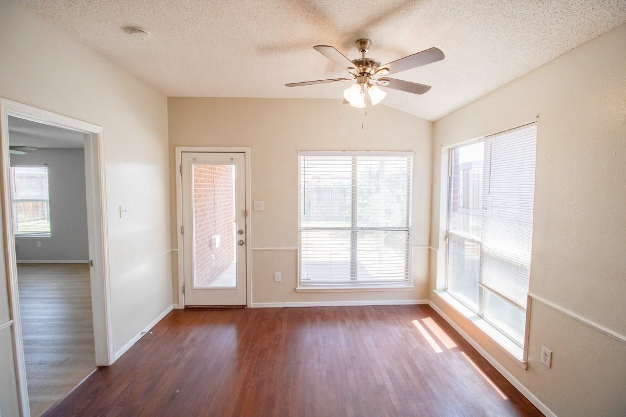 6221 18th St - Photo 7 of 10