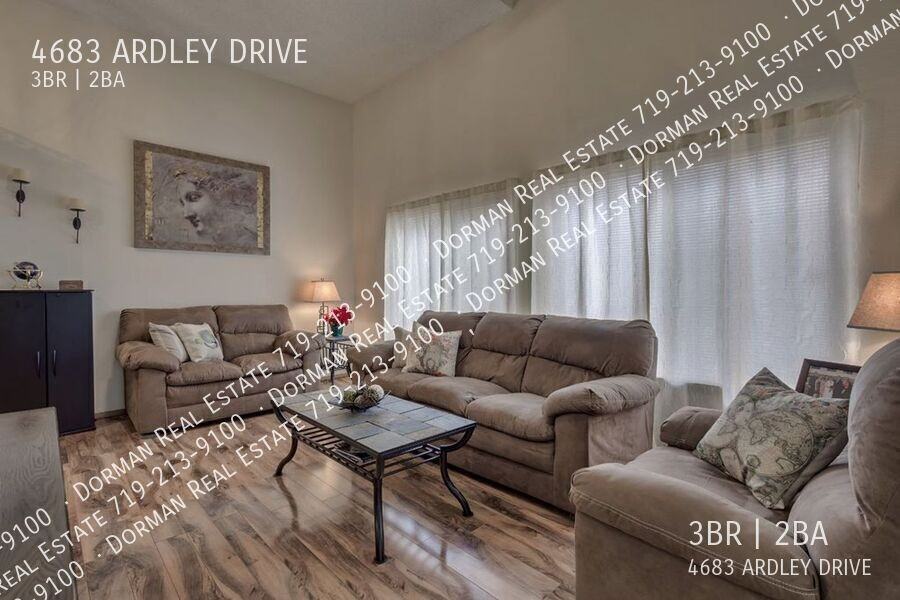 4683 Ardley Dr - Photo 3 of 21