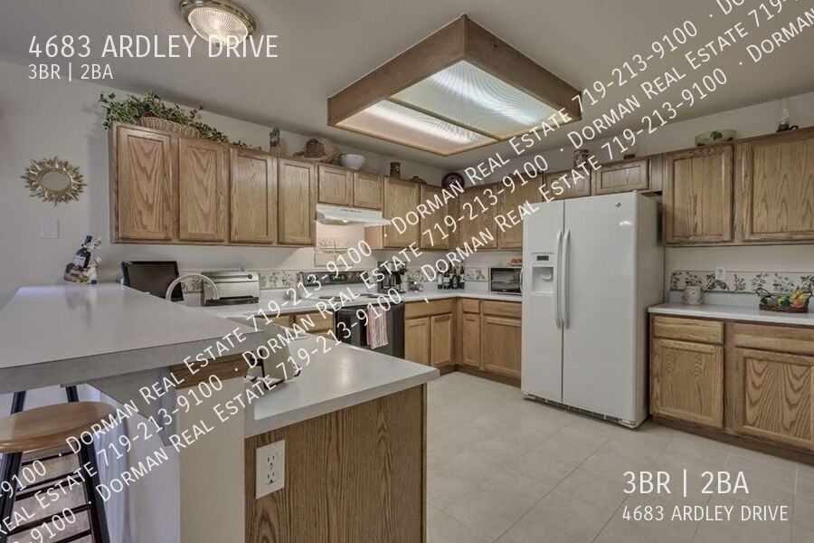 4683 Ardley Dr - Photo 5 of 21