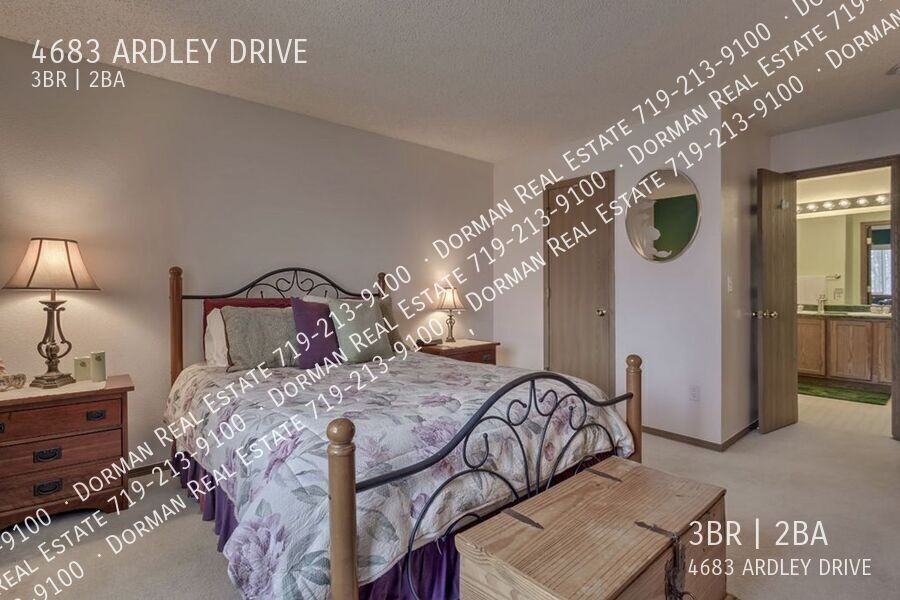 4683 Ardley Dr - Photo 7 of 21