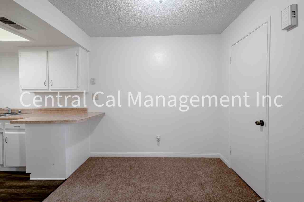 1913 Wilson Rd - Photo 6 of 10