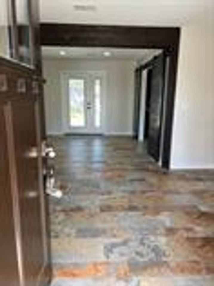 1009 Kenningston St - Photo 4 of 28