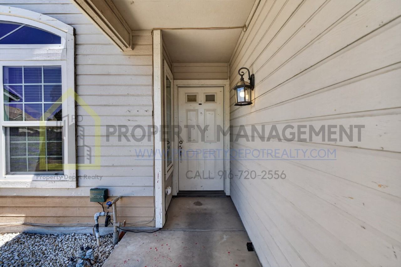 9013 Figtree Ct - Photo 4 of 50
