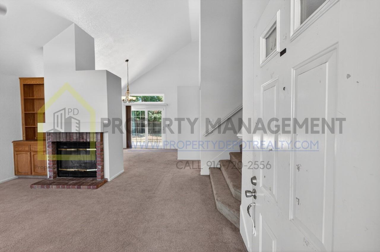 9013 Figtree Ct - Photo 5 of 50