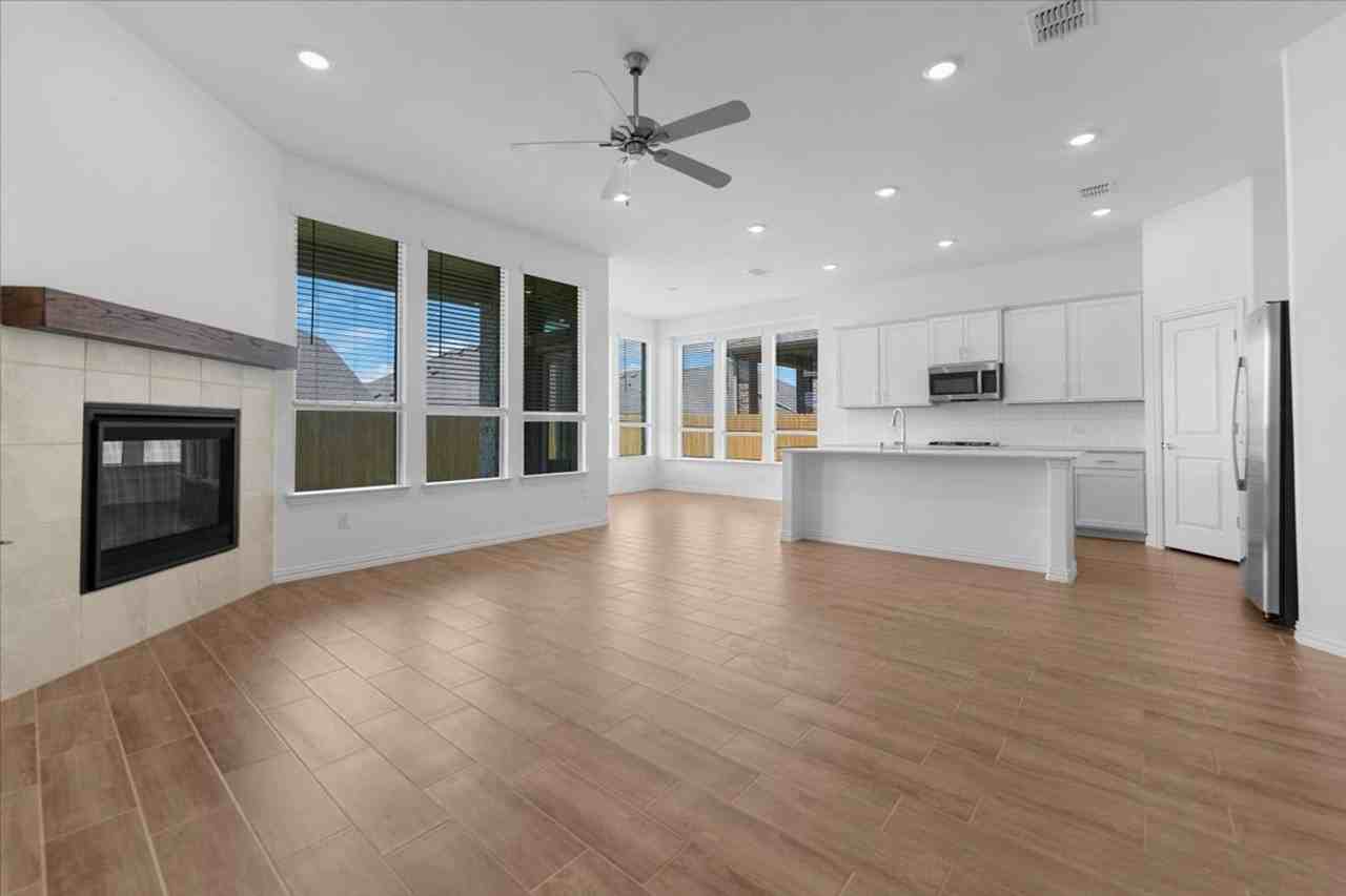 812 Morwenna Rd - Photo 2 of 40