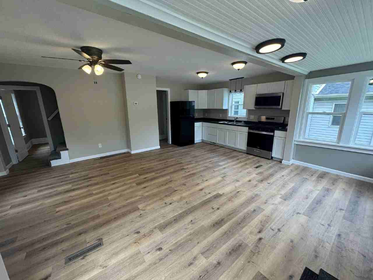 1035 20th Ave Se - Photo 7 of 25