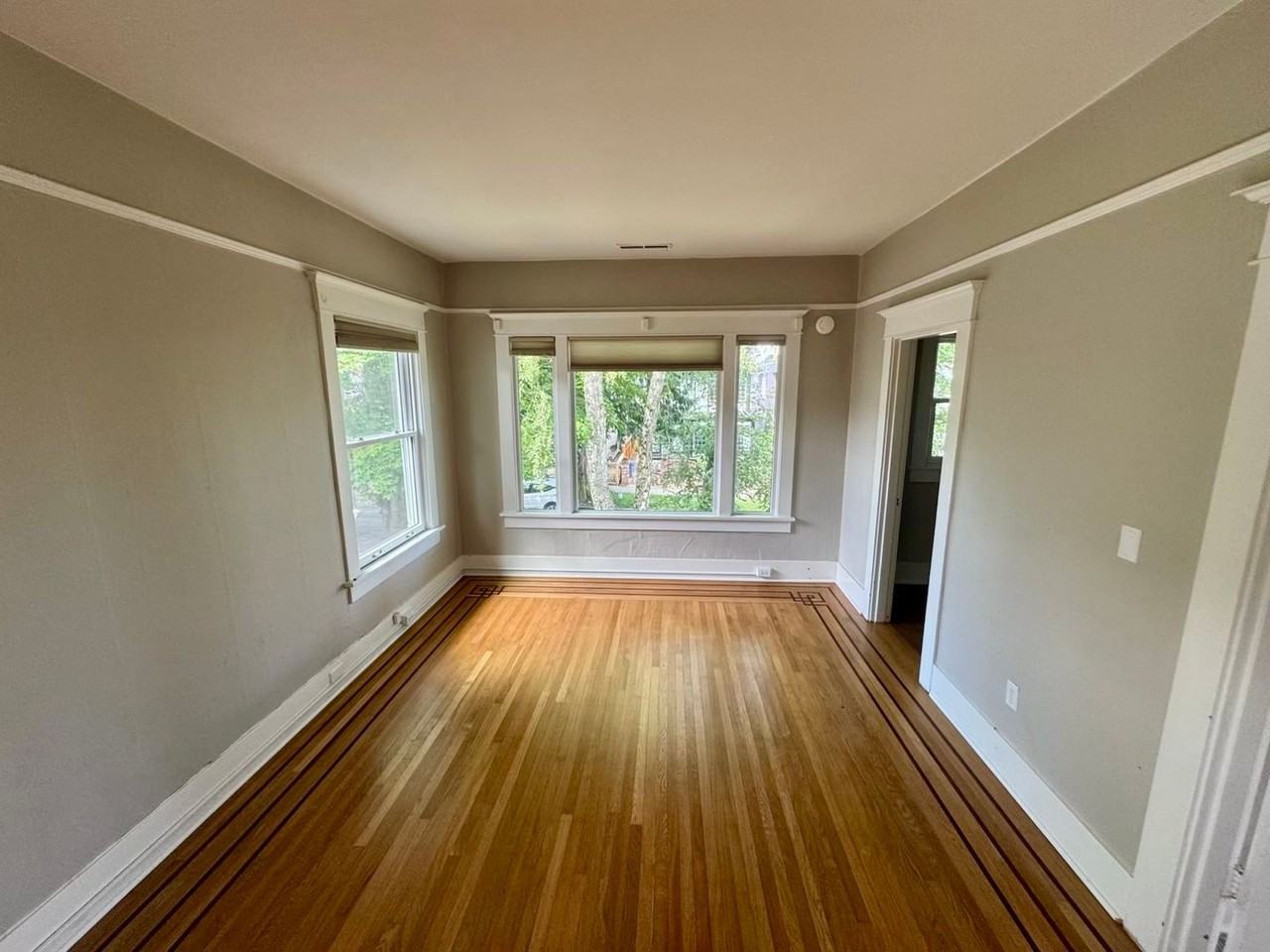 2114 5th Ave W - Photo 2 of 21