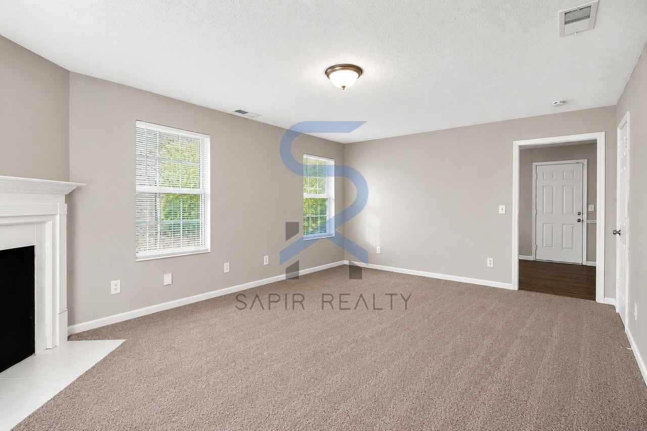 105 Inverness Trce - Photo 3 of 15