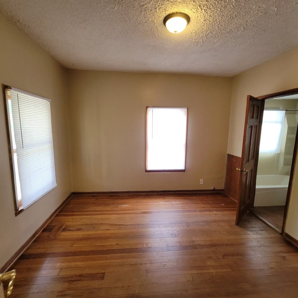 1732 E Kelly St - Photo 2 of 6
