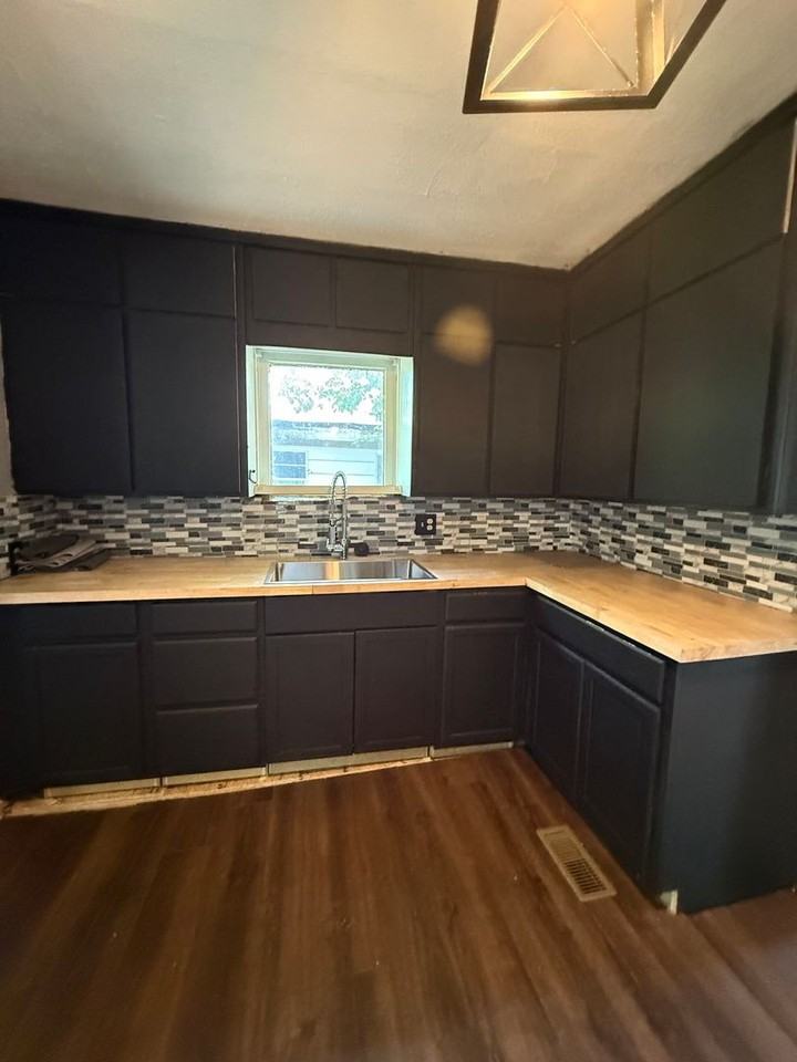 210 N 19th St - Photo 5 of 9