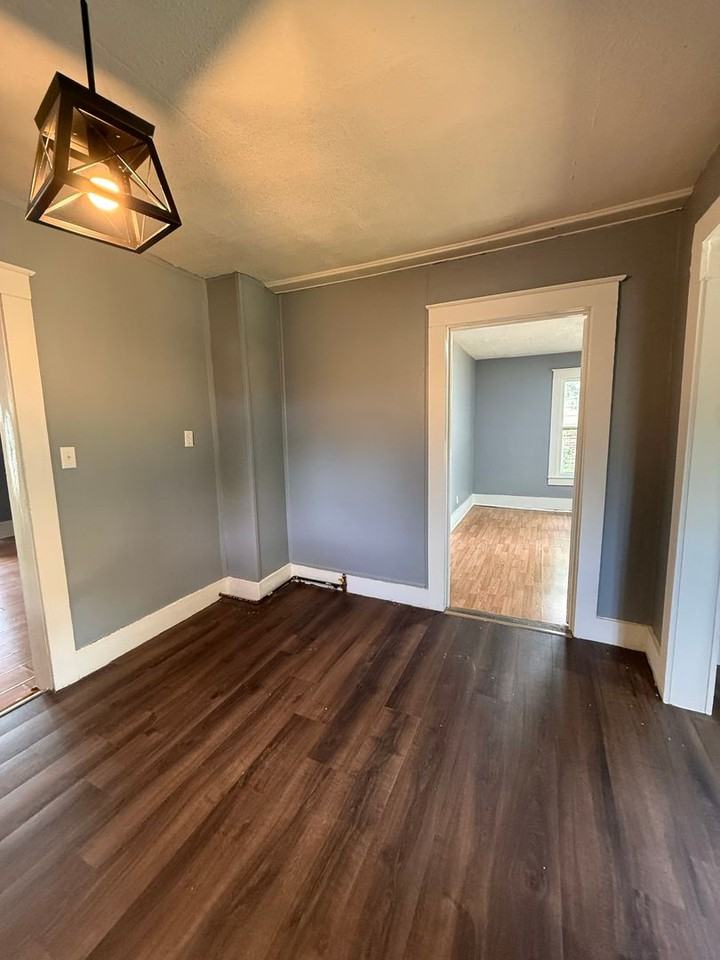 210 N 19th St - Photo 7 of 9