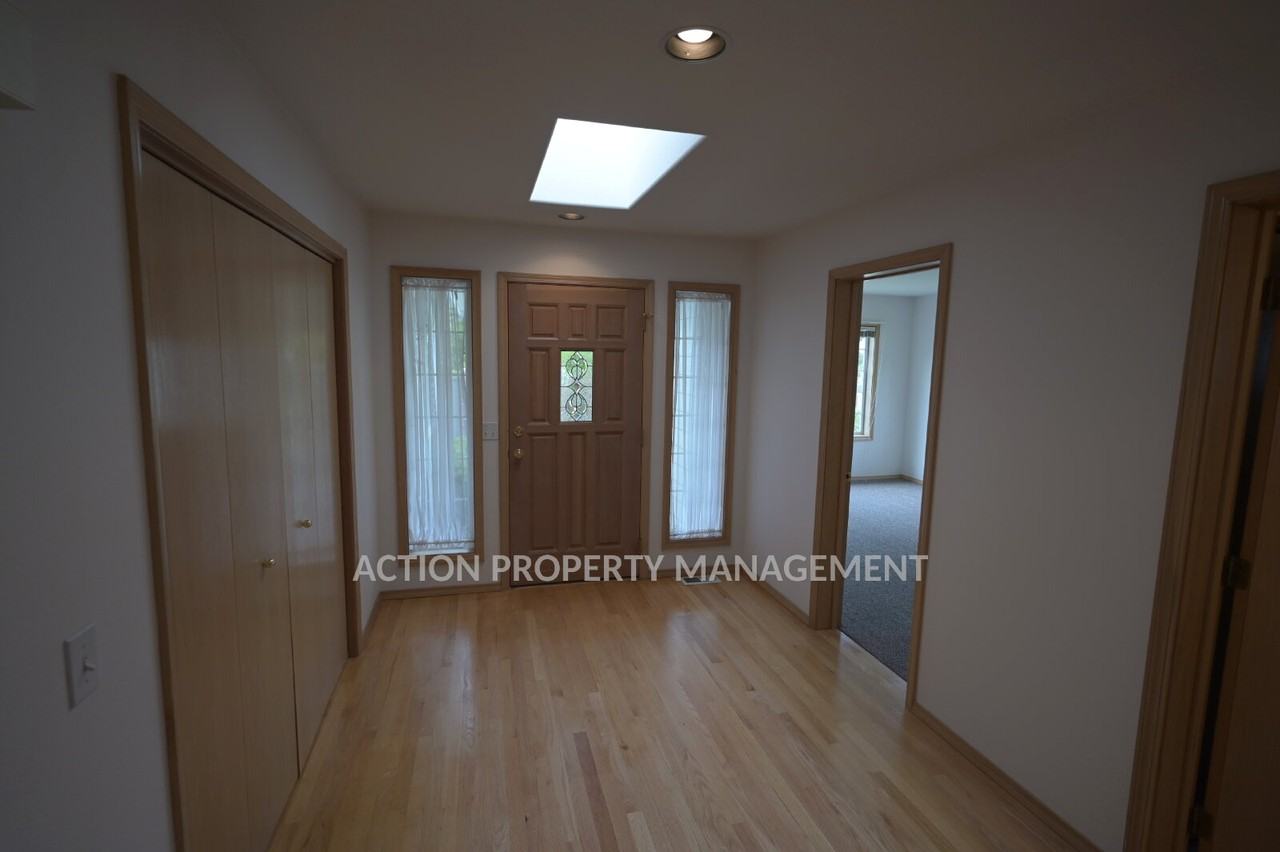 292 Foursome Dr - Photo 4 of 30