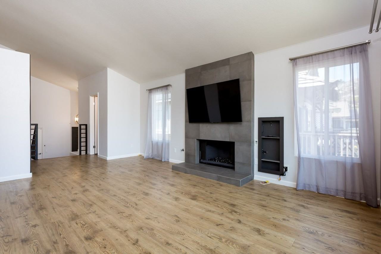 2725 Blackbush Ln - Photo 6 of 44