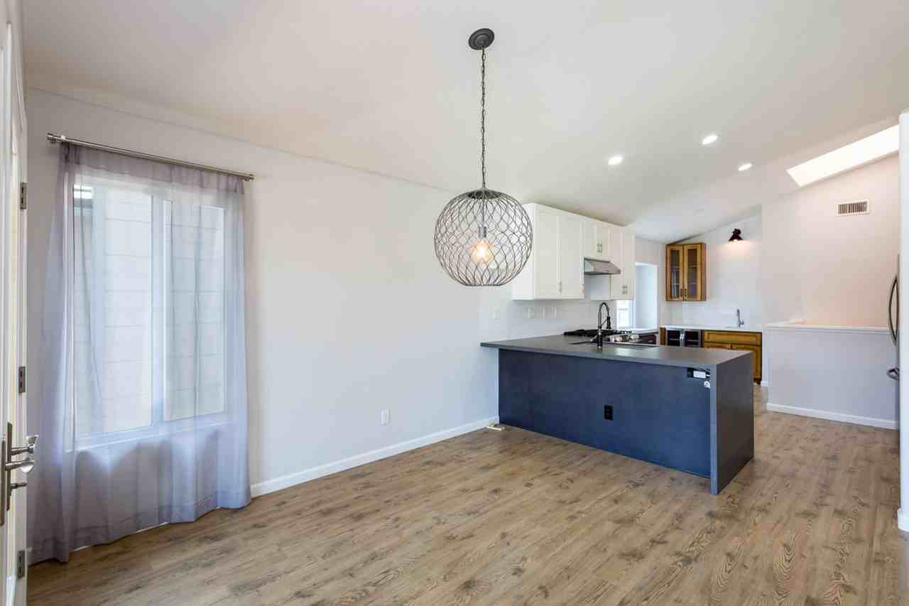 2725 Blackbush Ln - Photo 7 of 44