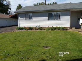 325 Se Bridgeway Ave - Photo 1 of 1