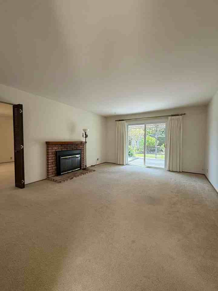 7790 Robindell Way - Photo 7 of 21