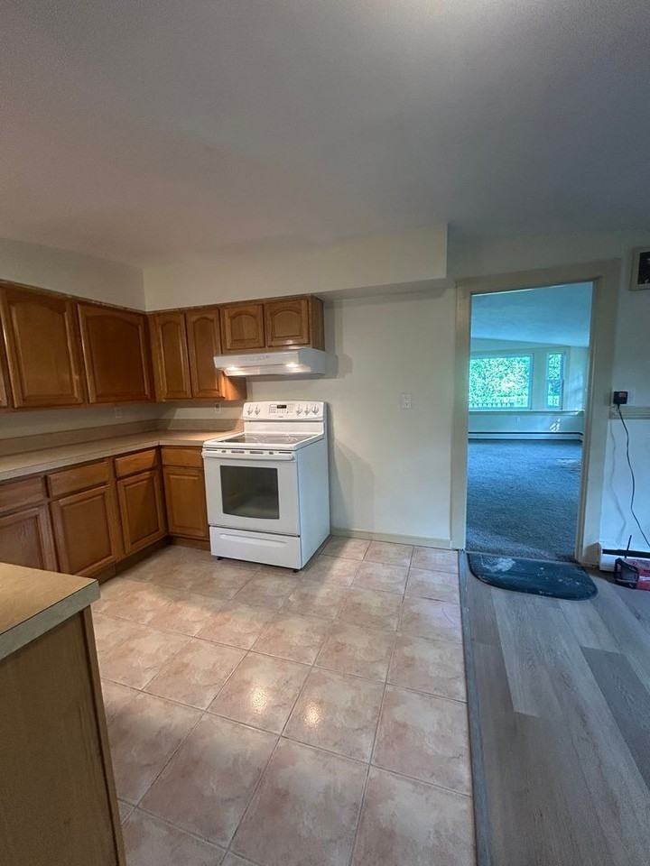 5683 Creekview Rd - Photo 2 of 27