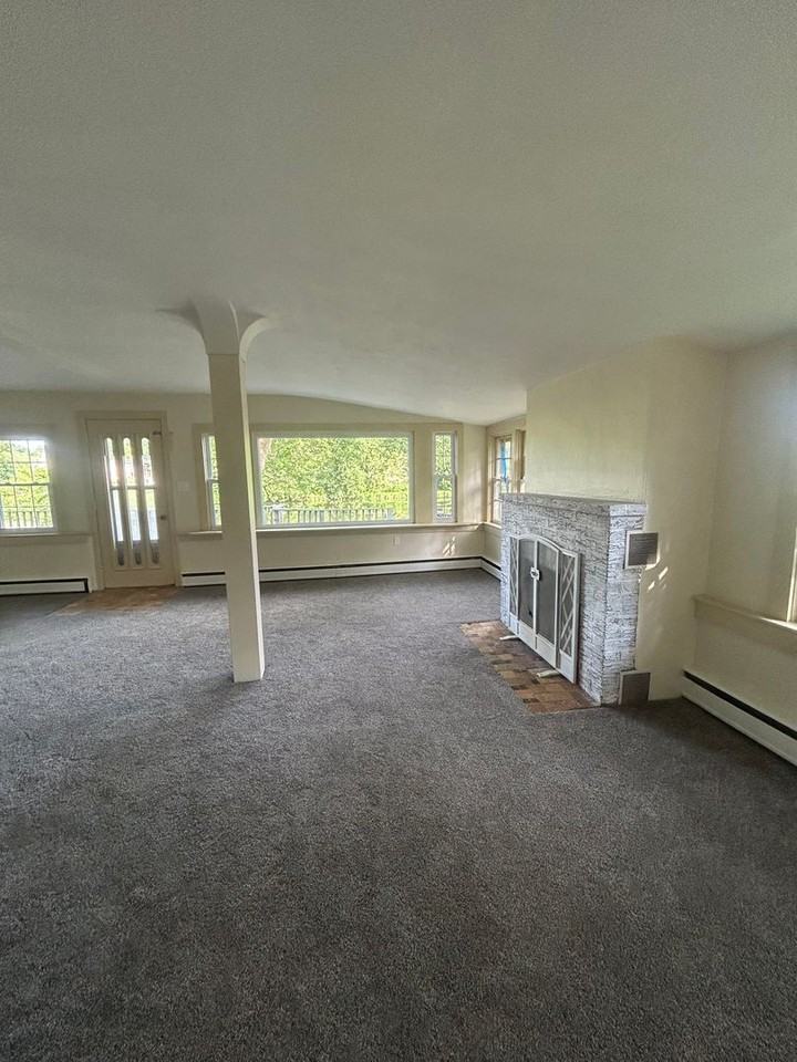 5683 Creekview Rd - Photo 5 of 27