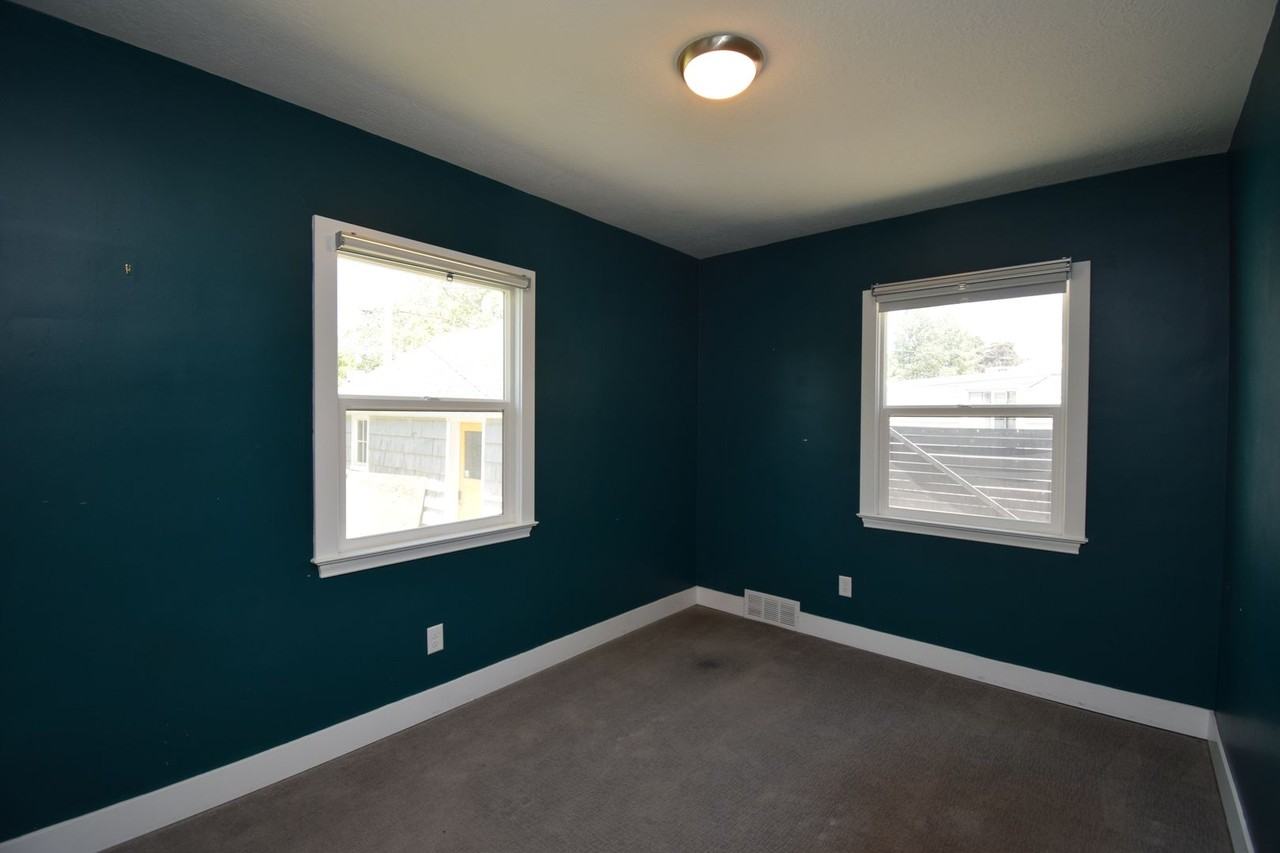 1807 E 3210 S - Photo 6 of 26