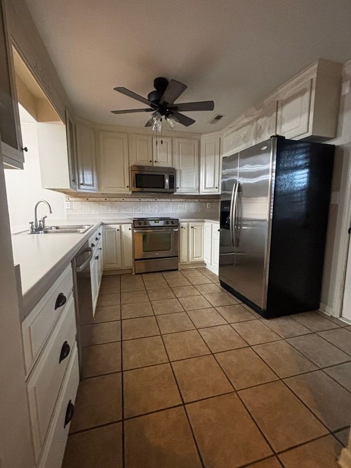 4324 Vista Dr - Photo 4 of 17
