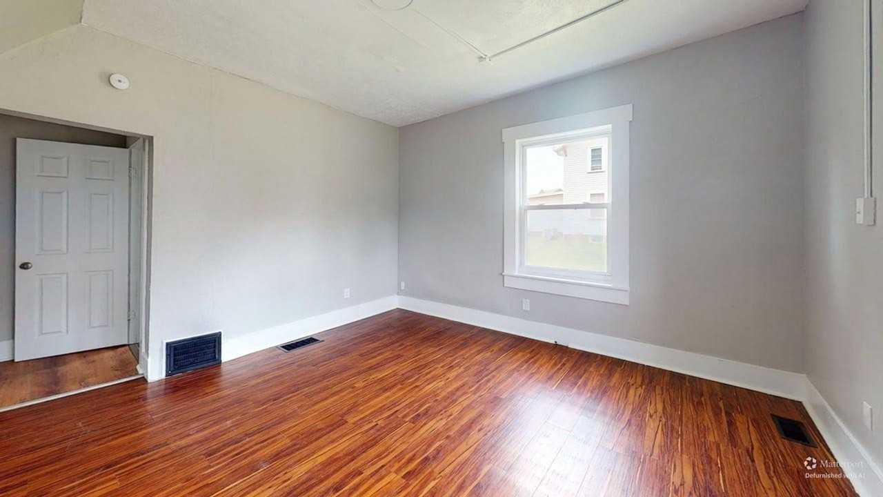 2202 5th St Ne - Photo 4 of 10