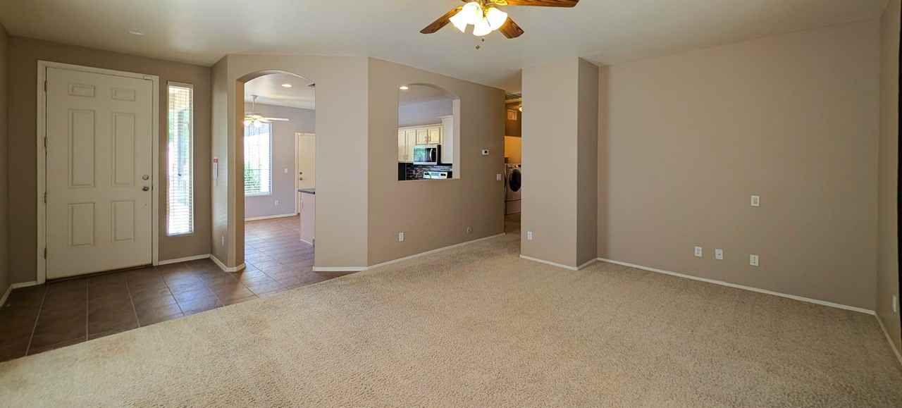 4236 E Oxford Ln - Photo 5 of 47