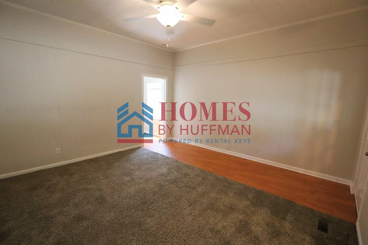 1025 N 2nd Ave - Photo 3 of 24