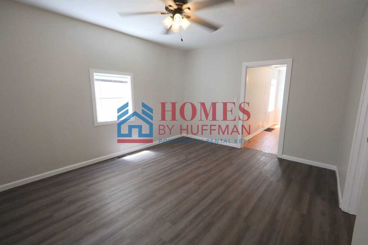 1025 N 2nd Ave - Photo 6 of 24