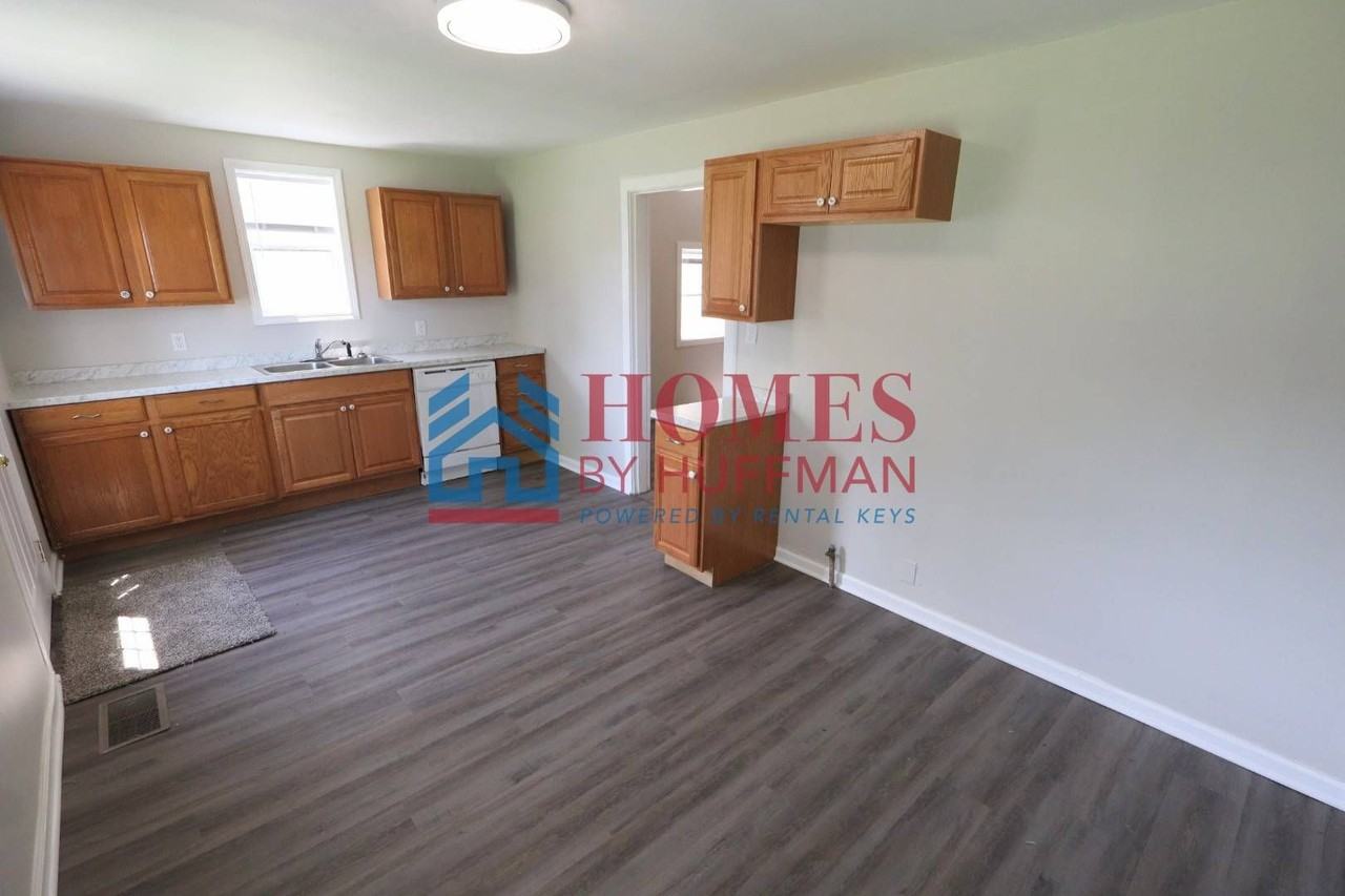 1025 N 2nd Ave - Photo 7 of 24