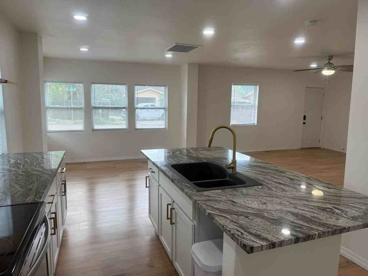 2021 3rd Ave E - Photo 4 of 45