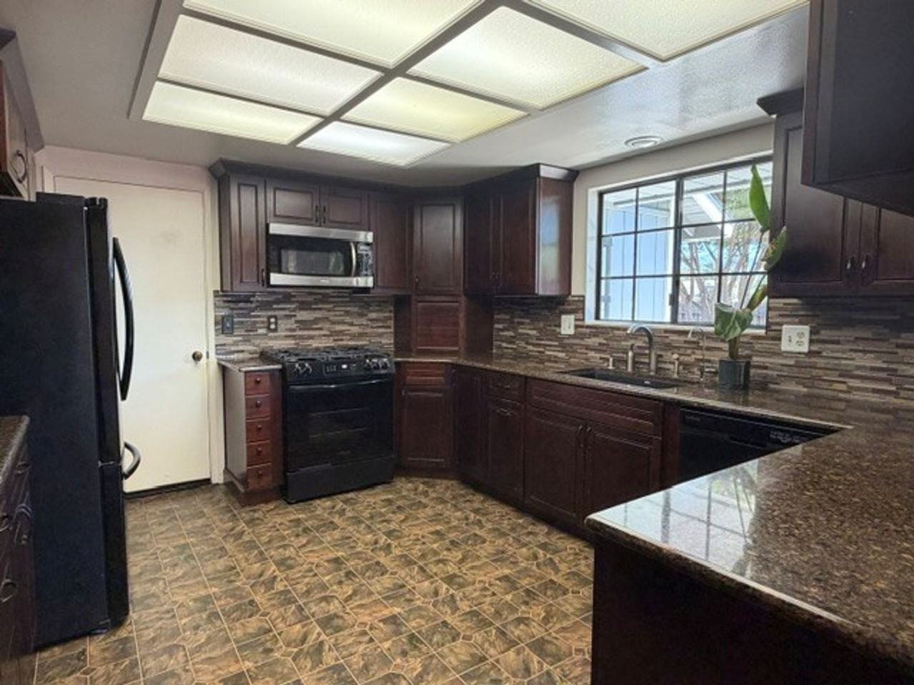 1309 Cheyenne Ln - Photo 5 of 13